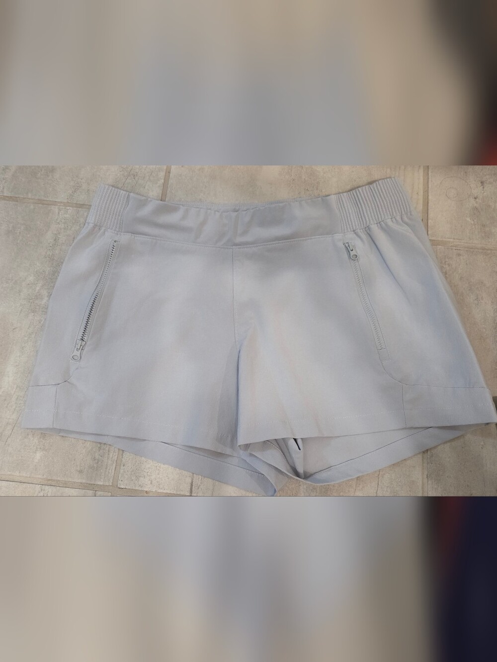 Columbia Light Gray Athletic Shorts Size Medium